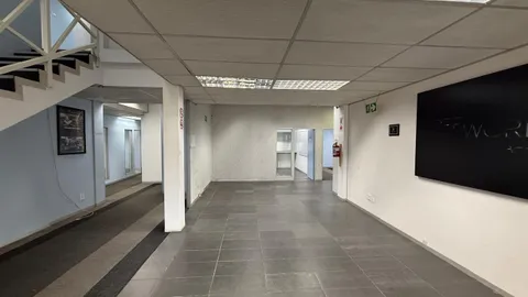 Clovelly Business Park, 342 Old Pretoria Rd in Halfway House has a 1418m² Industrial Unit Available To Let (12)